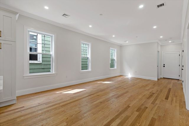 13 Langmaid Ave 2, Somerville, MA 02145