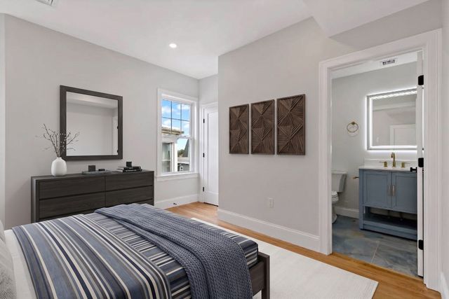 13 Langmaid Ave 2, Somerville, MA 02145