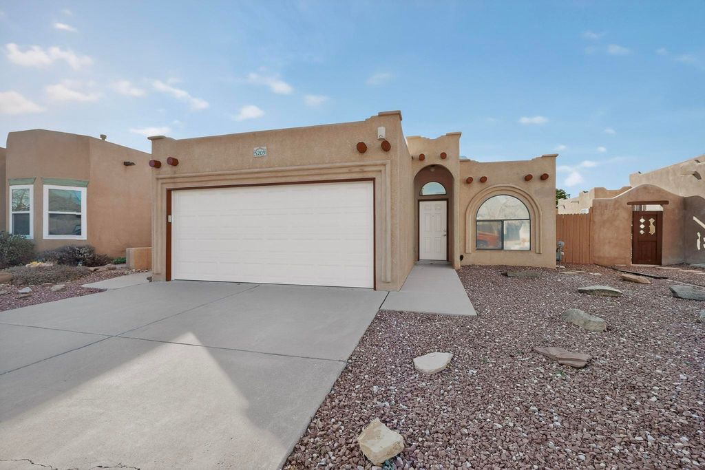 5209 Valentino Street NW, Albuquerque, NM 87120