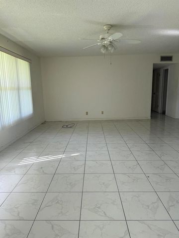 211 Country Lane A, Boynton Beach, FL 33435