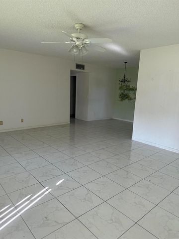 211 Country Lane A, Boynton Beach, FL 33435