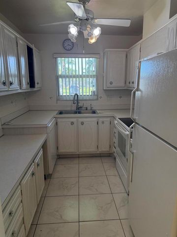 211 Country Lane A, Boynton Beach, FL 33435