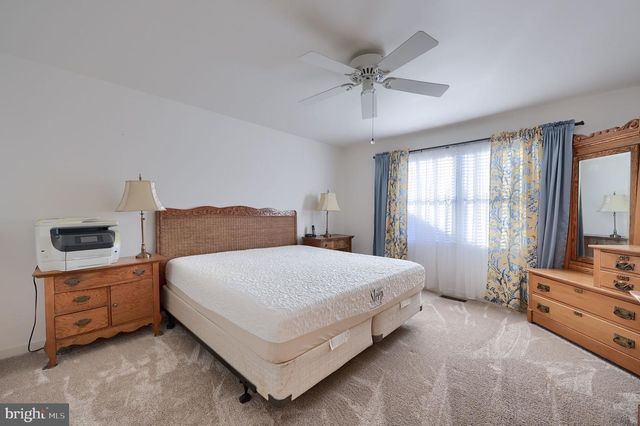 55 WESTVIEW MNR, York, PA 17408