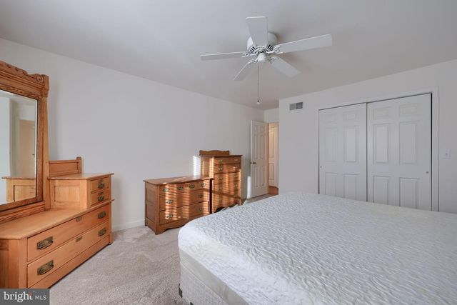 55 WESTVIEW MNR, York, PA 17408