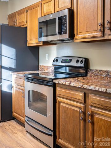 100 Wolf Shoals Drive, Hendersonville, NC 28739