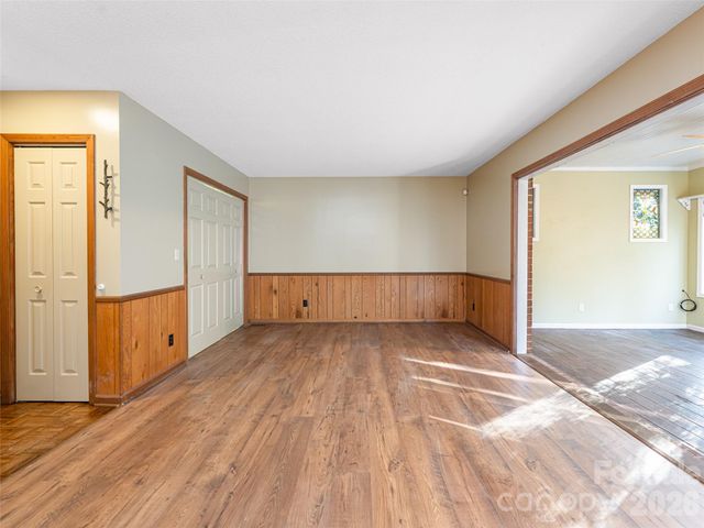 100 Wolf Shoals Drive, Hendersonville, NC 28739