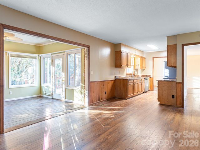 100 Wolf Shoals Drive, Hendersonville, NC 28739