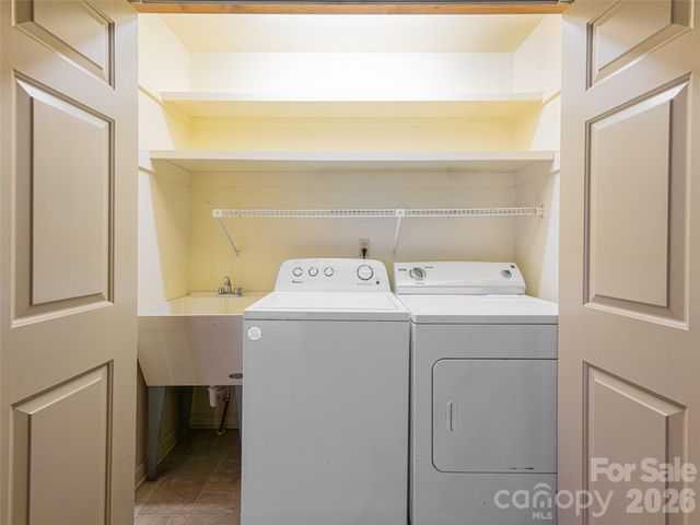 100 Wolf Shoals Drive, Hendersonville, NC 28739