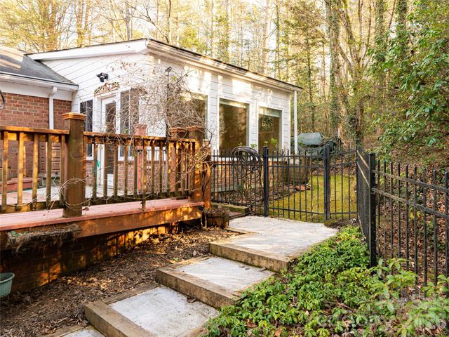 100 Wolf Shoals Drive, Hendersonville, NC 28739