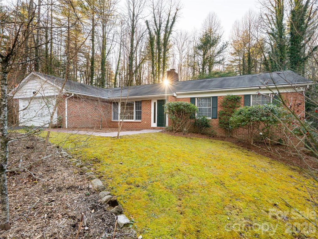 100 Wolf Shoals Drive, Hendersonville, NC 28739