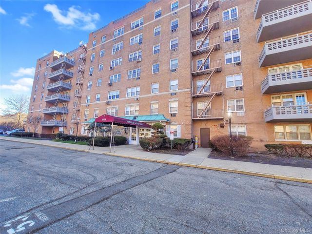 8439 153rd Avenue 6A, Lindenwood, NY 11414