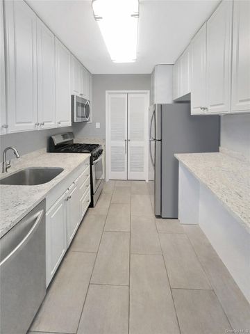 8439 153rd Avenue 6A, Lindenwood, NY 11414