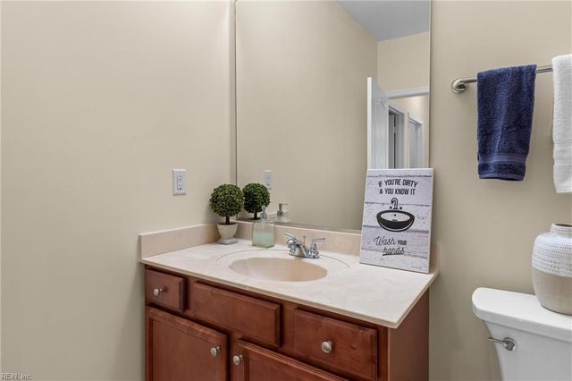 900 Southmoor Dr Unit 205, Virginia Beach, VA 23455