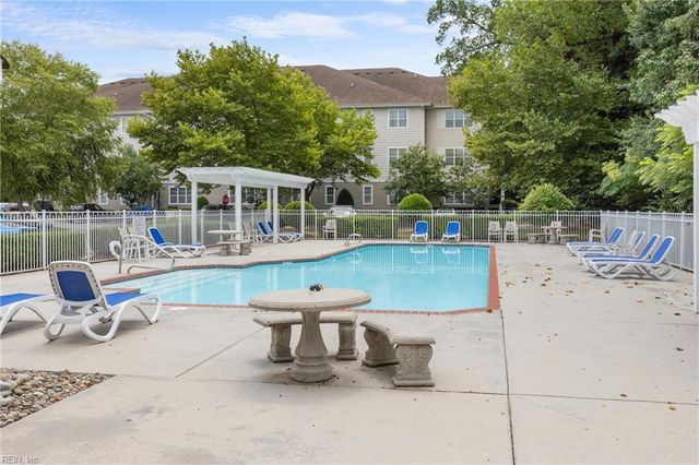 900 Southmoor Dr Unit 205, Virginia Beach, VA 23455