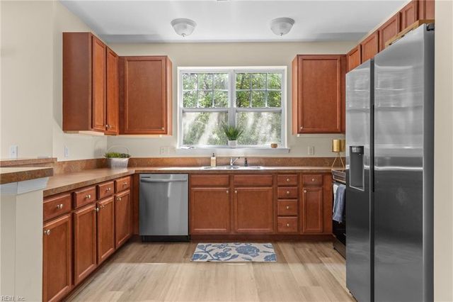 900 Southmoor Dr Unit 205, Virginia Beach, VA 23455