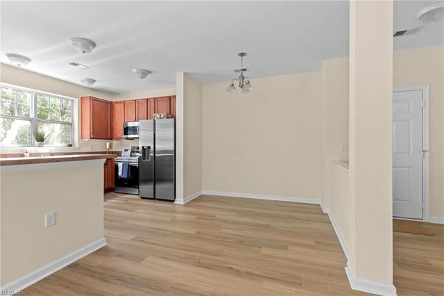900 Southmoor Dr Unit 205, Virginia Beach, VA 23455