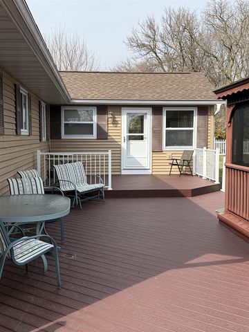 714 Willow Run Street, Cottage Grove, WI 53527