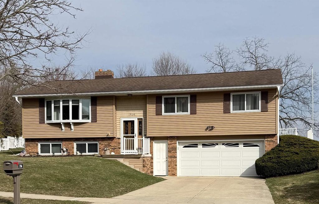 714 Willow Run Street, Cottage Grove, WI 53527