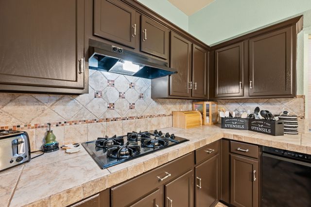 4008 Falcon Ridge Drive, Haltom City, TX 76137