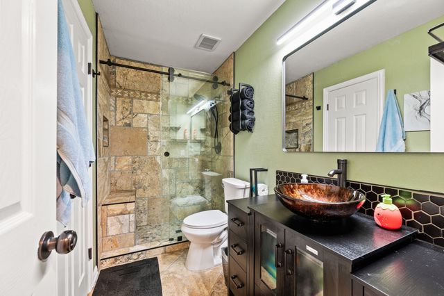 4008 Falcon Ridge Drive, Haltom City, TX 76137