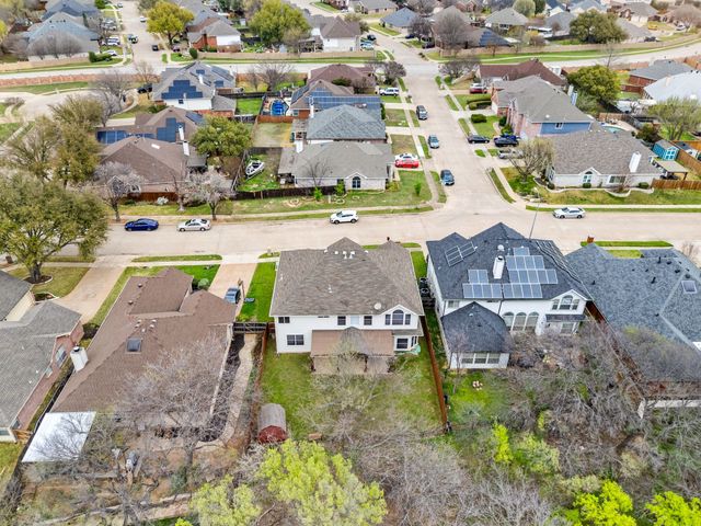 4008 Falcon Ridge Drive, Haltom City, TX 76137