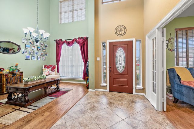 4008 Falcon Ridge Drive, Haltom City, TX 76137