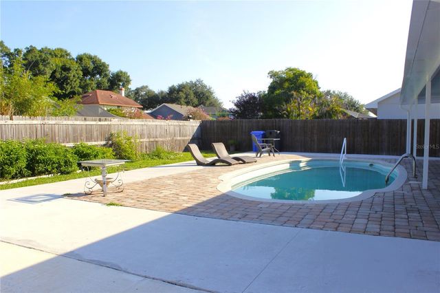 1913 FIRETHORN COURT, Brandon, FL 33511
