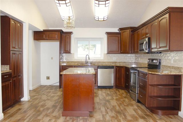 1913 FIRETHORN COURT, Brandon, FL 33511