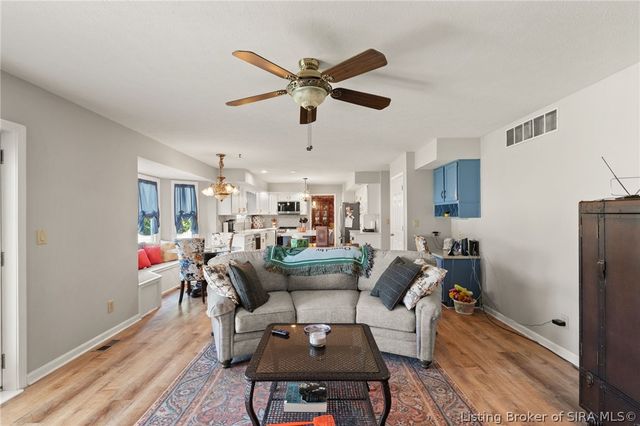 2206 Glenn Abbey, Jeffersonville, IN 47130