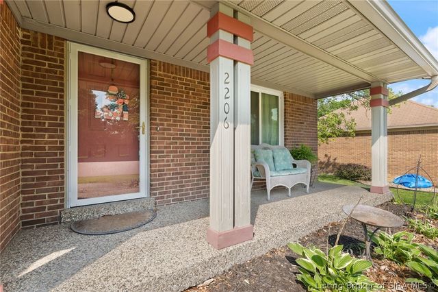 2206 Glenn Abbey, Jeffersonville, IN 47130