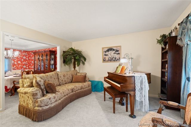 2206 Glenn Abbey, Jeffersonville, IN 47130