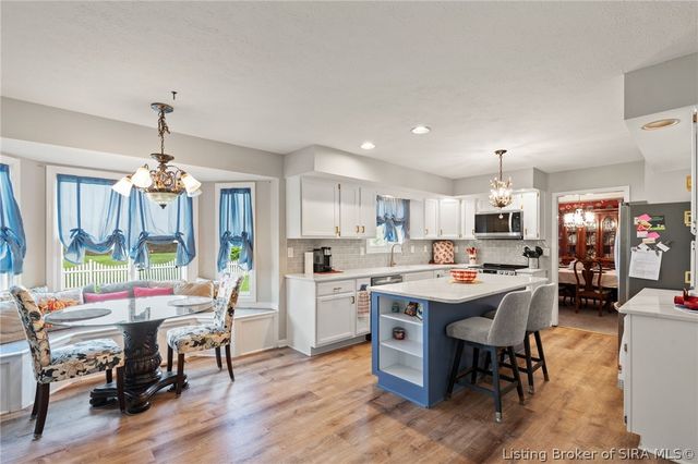2206 Glenn Abbey, Jeffersonville, IN 47130