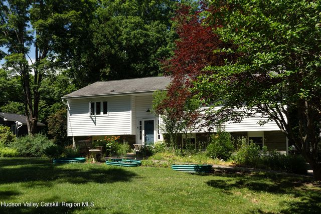 22 Crosmour Road, Rhinebeck, NY 12572