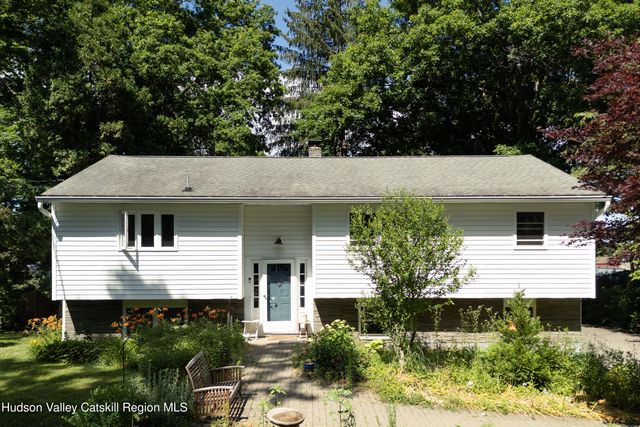 22 Crosmour Road, Rhinebeck, NY 12572