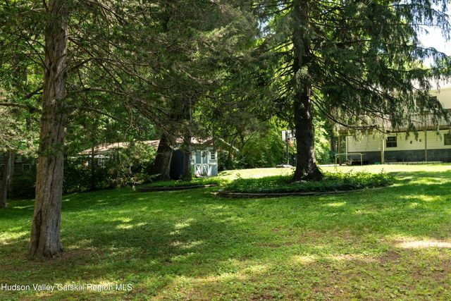 22 Crosmour Road, Rhinebeck, NY 12572