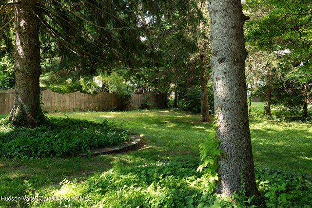 22 Crosmour Road, Rhinebeck, NY 12572