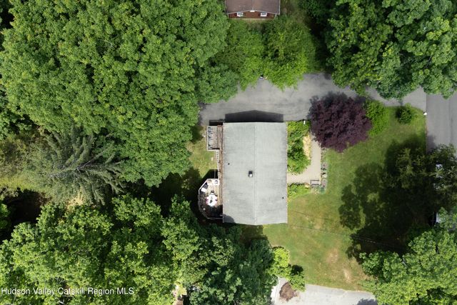 22 Crosmour Road, Rhinebeck, NY 12572