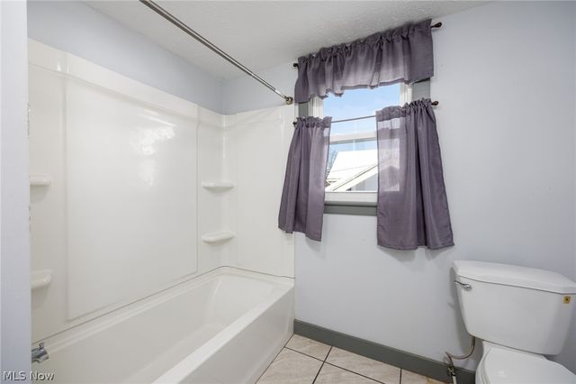 241 24th Street NW, Barberton, OH 44203