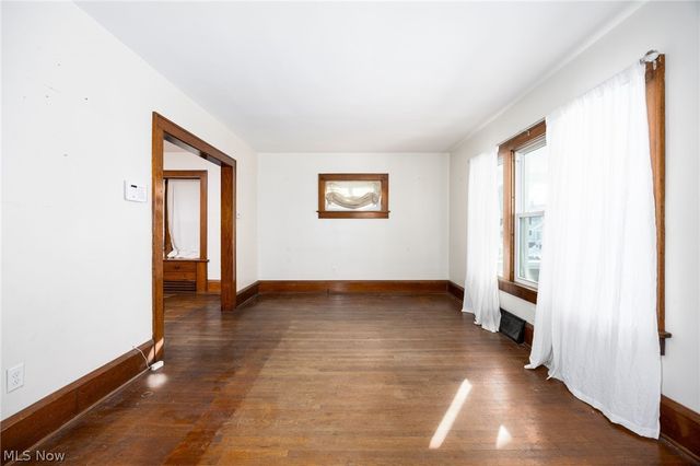 241 24th Street NW, Barberton, OH 44203