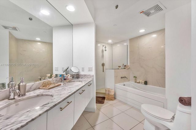 500 Brickell Ave 1810, Miami, FL 33131