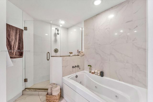 500 Brickell Ave 1810, Miami, FL 33131