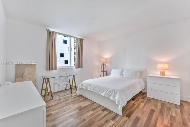 500 Brickell Ave 1810, Miami, FL 33131