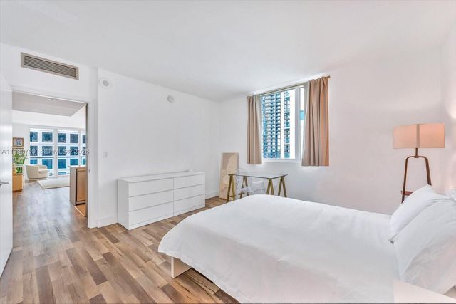 500 Brickell Ave 1810, Miami, FL 33131