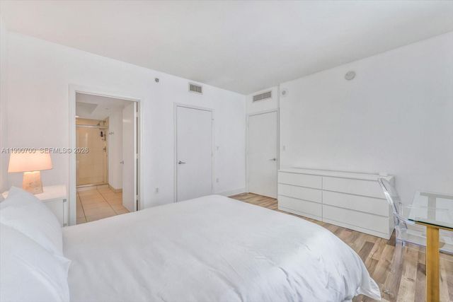 500 Brickell Ave 1810, Miami, FL 33131