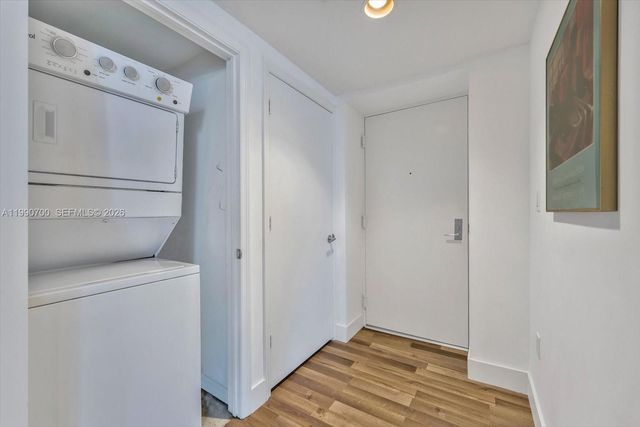 500 Brickell Ave 1810, Miami, FL 33131