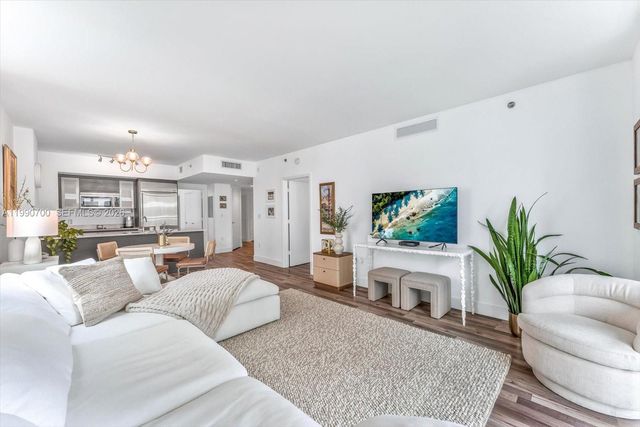 500 Brickell Ave 1810, Miami, FL 33131