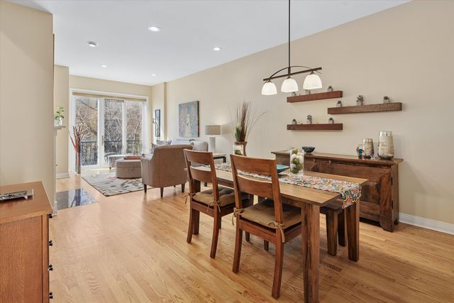 525 N PEORIA Street, Chicago, IL 60642