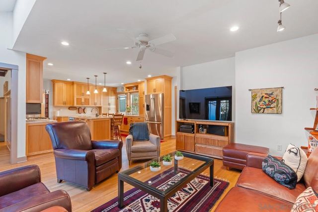 4321 Valle Vista, San Diego, CA 92103