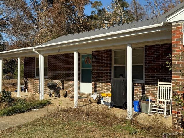 174 Persimmon Tree Road, Valley Grande, AL 36701