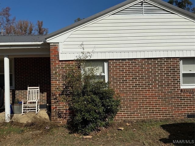 174 Persimmon Tree Road, Valley Grande, AL 36701